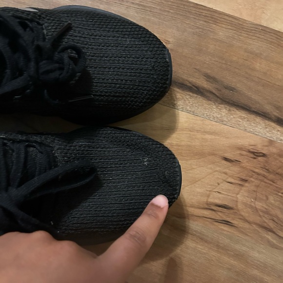 Adidas Original Swift Run | 5Y (Big Kids) | Black - Picture 6 of 7